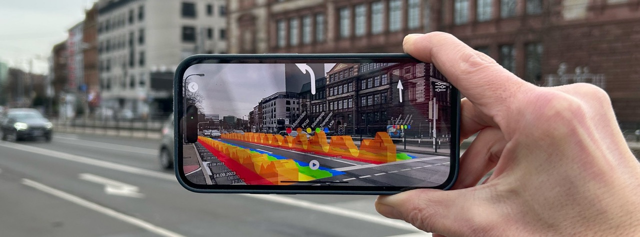 Embedded temporal data visualizations in an urban environment for casual exploration